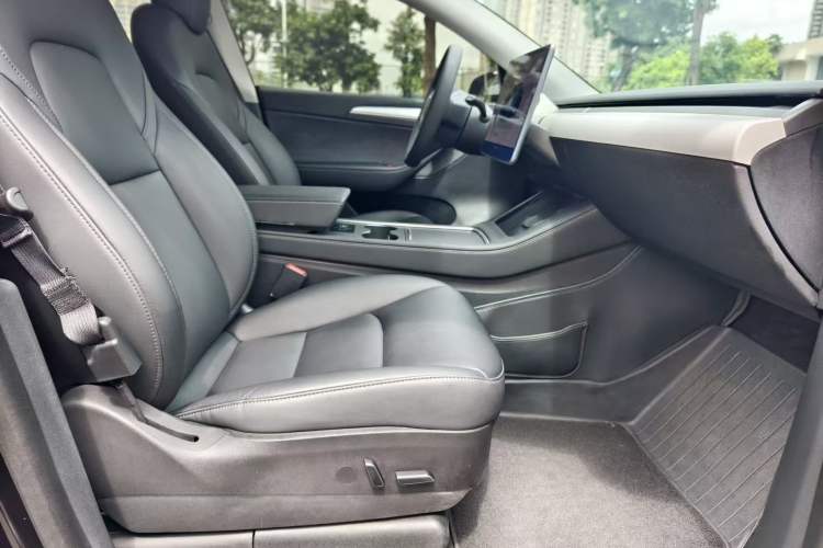 Used Tesla Model Y 2022 Rear-Wheel-Drive Version Interior 7