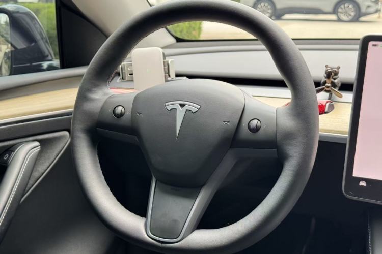 Used Tesla Model Y 2022 Revised Version Long-Range All-Wheel Drive Interior 7