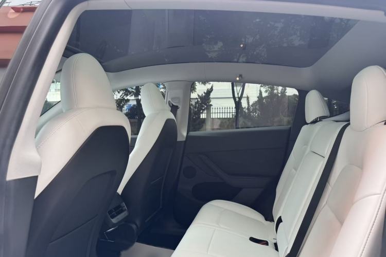 Used Tesla Model Y 2022 Rear-Wheel-Drive Version Interior 7