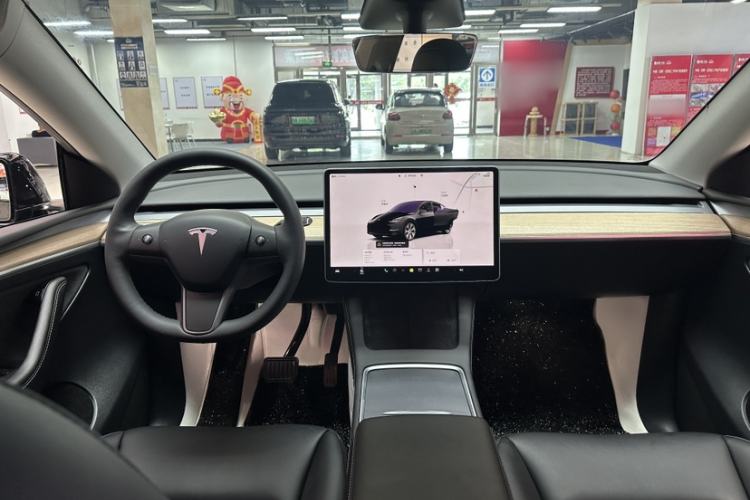 Used Tesla Model Y 2022 Revised Version Long-Range All-Wheel Drive Interior 7
