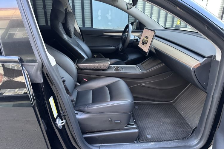 Used Tesla Model Y 2022 Performance High-Performance All-Wheel-Drive Version Interior 7