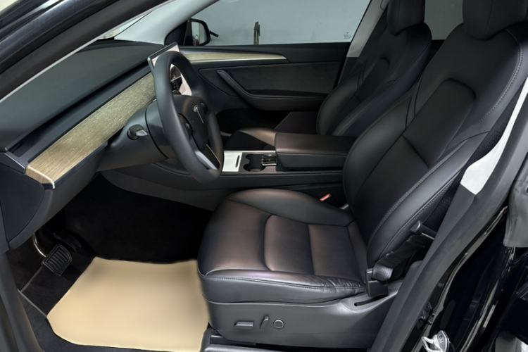 Used Tesla Model Y 2022 Rear-Wheel-Drive Version Interior 8