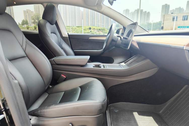 Used Tesla Model Y 2022 Rear-Wheel-Drive Version Interior 8