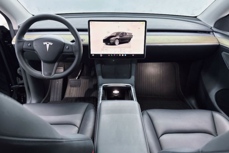 Used Tesla Model Y 2022 Rear-Wheel-Drive Version Interior 8