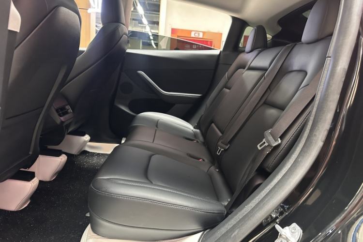 Used Tesla Model Y 2022 Revised Version Long-Range All-Wheel Drive Interior 8