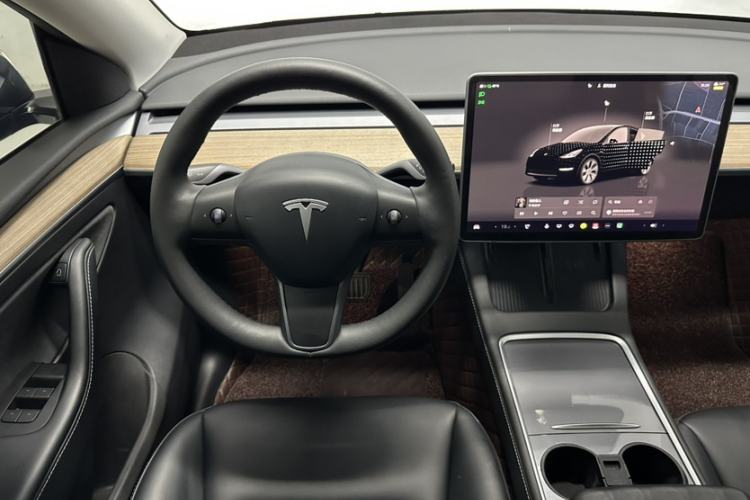 Used Tesla Model Y 2022 Revised Version Long-Range All-Wheel Drive Interior 8