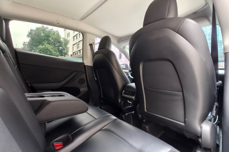 Used Tesla Model Y 2022 Rear-Wheel-Drive Version Interior 8