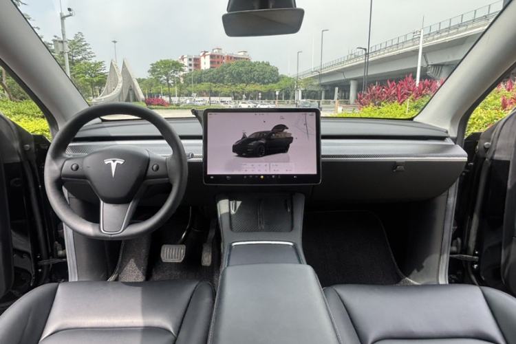 Used Tesla Model Y 2022 Rear-Wheel-Drive Version Interior 8