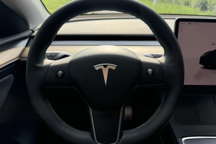Used Tesla Model Y 2022 Revised Version Long-Range All-Wheel Drive Interior 9
