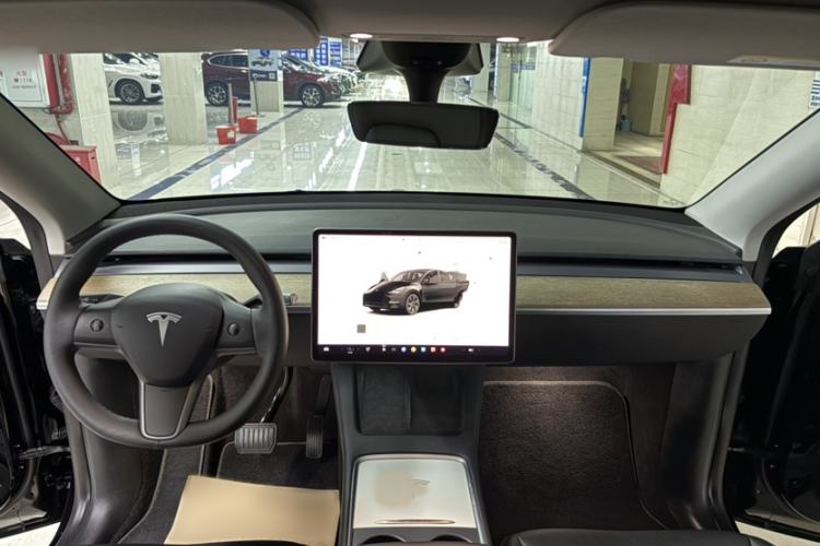 Used Tesla Model Y 2022 Rear-Wheel-Drive Version Interior 9
