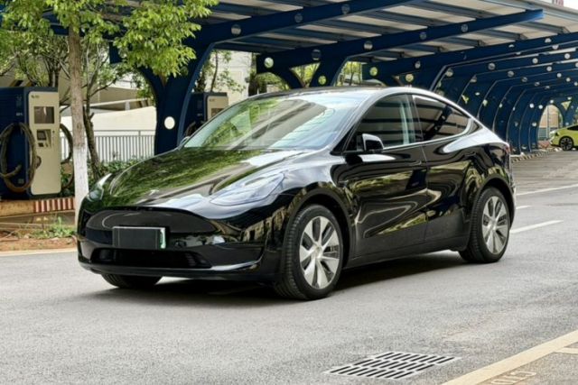 Used Tesla Model Y 2022 Rear-Wheel-Drive Version