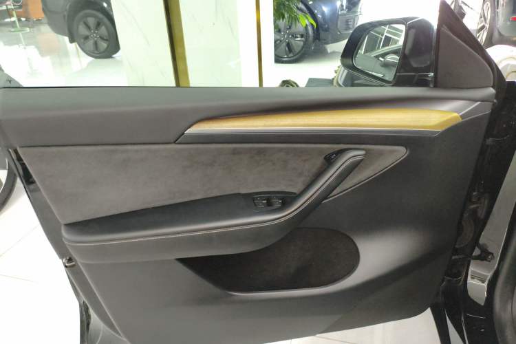 Used Tesla Model Y 2022 Revised Version Rear-Wheel Drive Left Front Door Interior