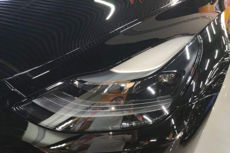 Used Tesla Model Y 2022 Long-Range All-Wheel-Drive Version Left Front Headlight