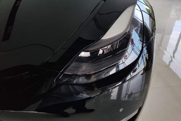 Used Tesla Model Y 2022 Long-Range All-Wheel-Drive Version Left Front Headlight