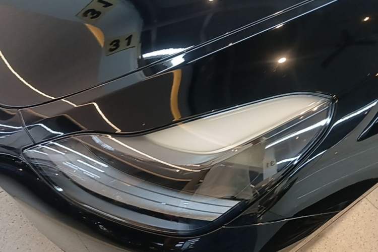 Used Tesla Model Y 2022 Long-Range All-Wheel-Drive Version Left Front Headlight
