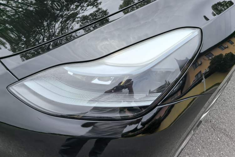 Used Tesla Model Y 2022 Long-Range All-Wheel-Drive Version Left Front Headlight