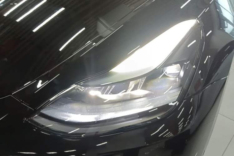 Used Tesla Model Y 2022 Long-Range All-Wheel-Drive Version Left Front Headlight