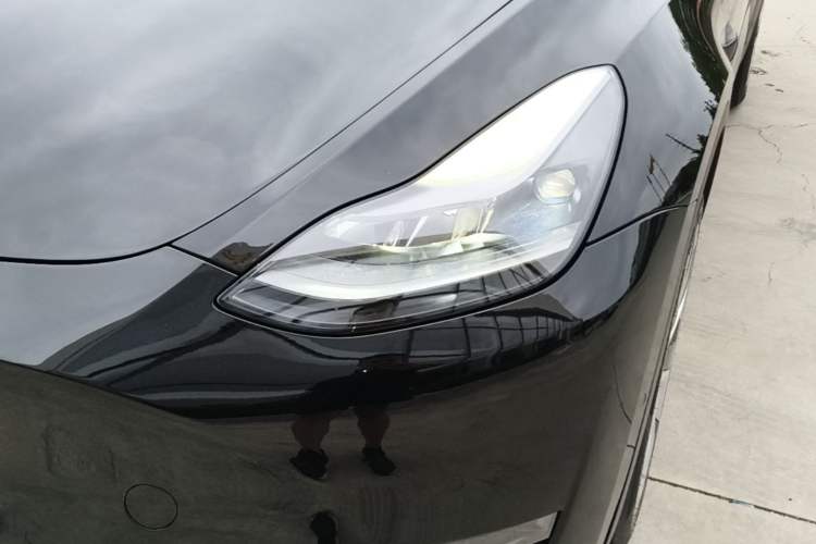 Used Tesla Model Y 2022 Long-Range All-Wheel-Drive Version Left Front Headlight