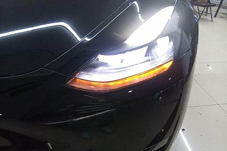 Used Tesla Model Y 2022 Long-Range All-Wheel-Drive Version Left Front Headlight