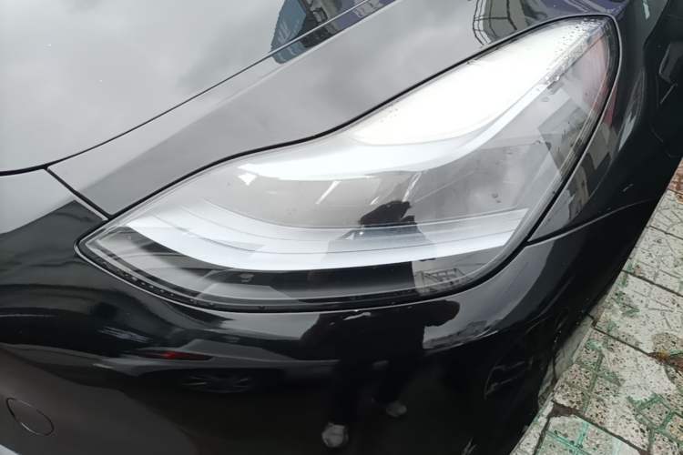 Used Tesla Model Y 2022 Long-Range All-Wheel-Drive Version Left Front Headlight