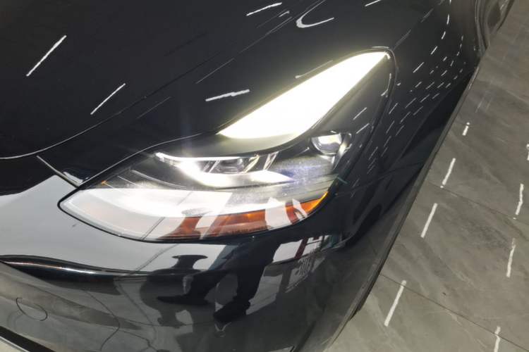 Used Tesla Model Y 2022 Long-Range All-Wheel-Drive Version Left Front Headlight