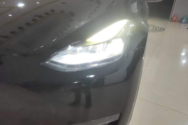 Used Tesla Model Y 2022 Long-Range All-Wheel-Drive Version Left Front Headlight