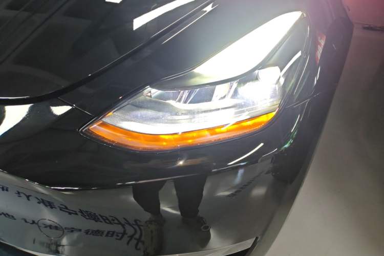 Used Tesla Model Y 2022 Long-Range All-Wheel-Drive Version Left Front Headlight