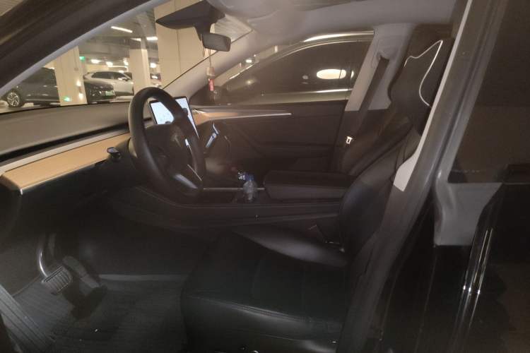 Used Tesla Model Y 2022 Rear-Wheel-Drive Version Left Front Seat