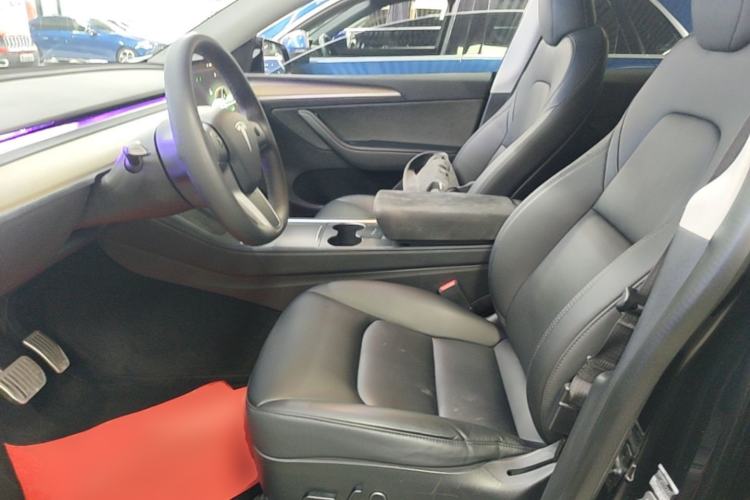 Used Tesla Model Y 2022 Rear-Wheel-Drive Version Left Front Seat