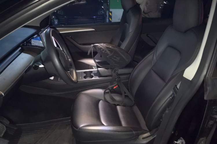 Used Tesla Model Y 2022 Rear-Wheel-Drive Version Left Front Seat