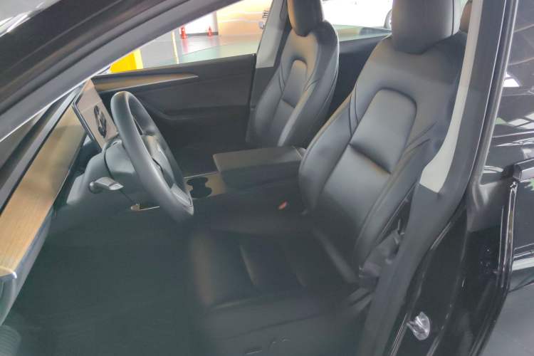 Used Tesla Model Y 2022 Rear-Wheel-Drive Version Left Front Seat