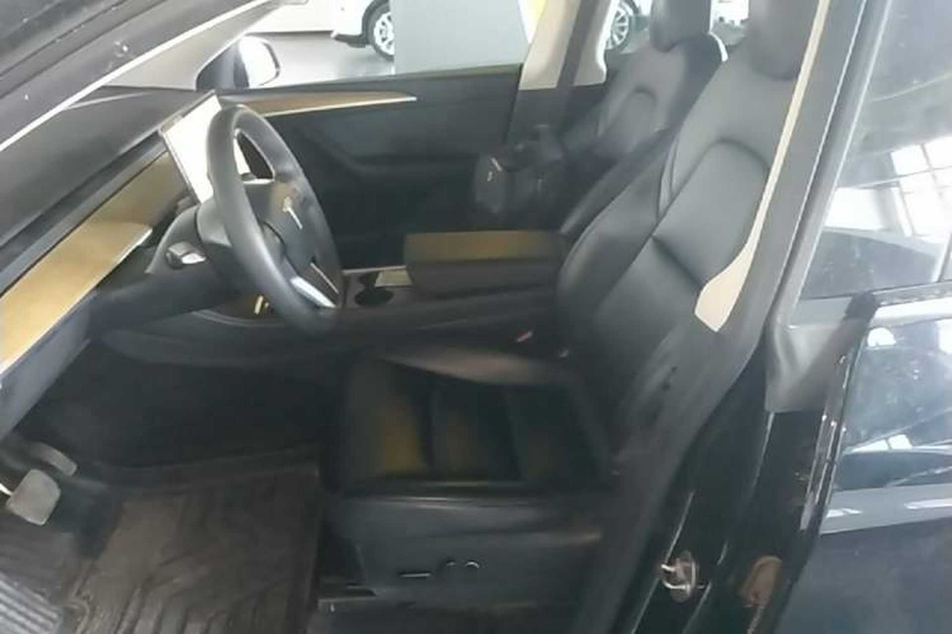 Used Tesla Model Y 2022 Rear-Wheel-Drive Version Left Front Seat
