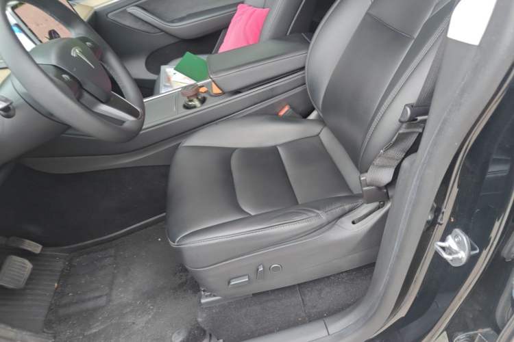 Used Tesla Model Y 2022 Rear-Wheel-Drive Version Left Front Seat
