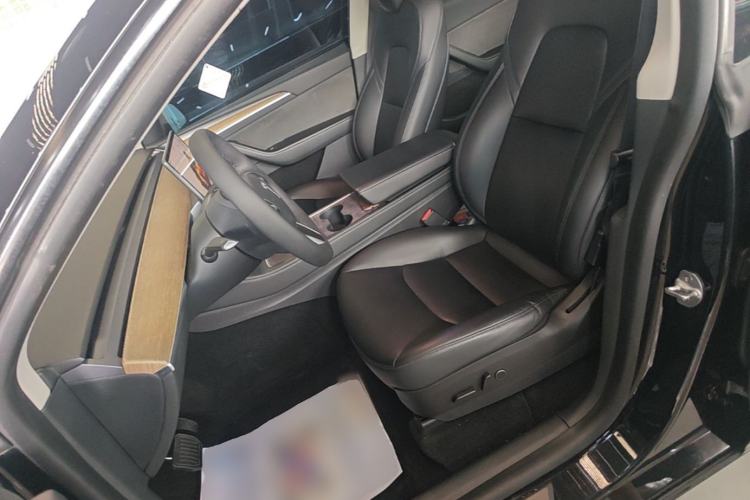 Used Tesla Model Y 2022 Rear-Wheel-Drive Version Left Front Seat