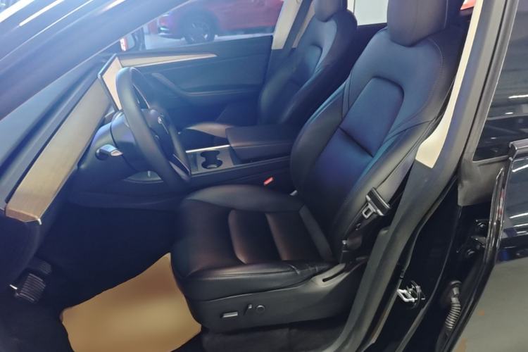 Used Tesla Model Y 2022 Rear-Wheel-Drive Version Left Front Seat