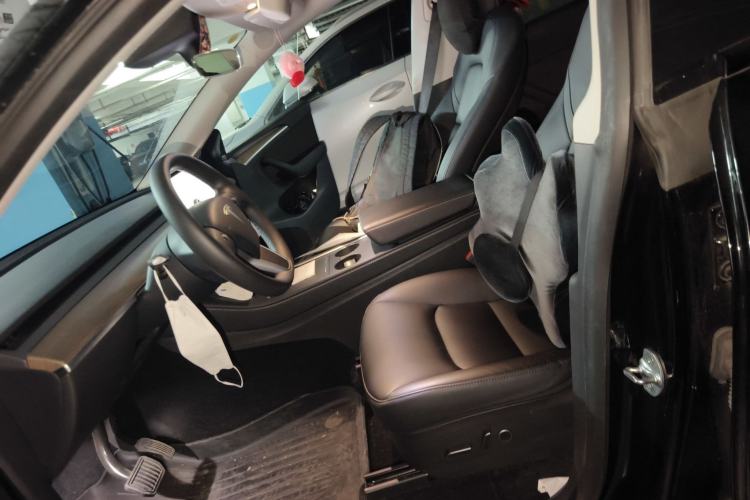 Used Tesla Model Y 2022 Rear-Wheel-Drive Version Left Front Seat