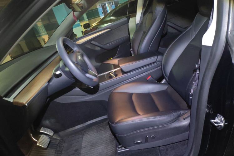 Used Tesla Model Y 2022 Rear-Wheel-Drive Version Left Front Seat