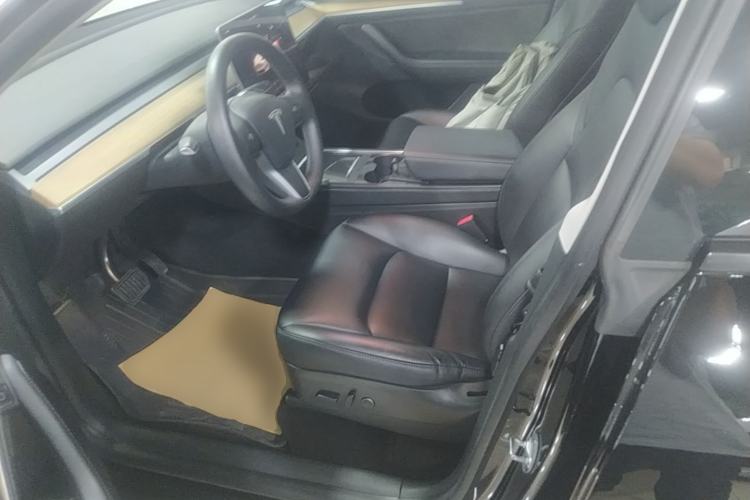 Used Tesla Model Y 2022 Rear-Wheel-Drive Version Left Front Seat