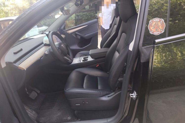 Used Tesla Model Y 2022 Rear-Wheel-Drive Version Left Front Seat