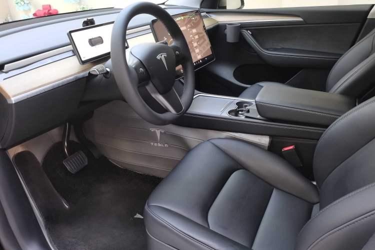 Used Tesla Model Y 2022 Revised Version Long-Range All-Wheel Drive Left Front Seat