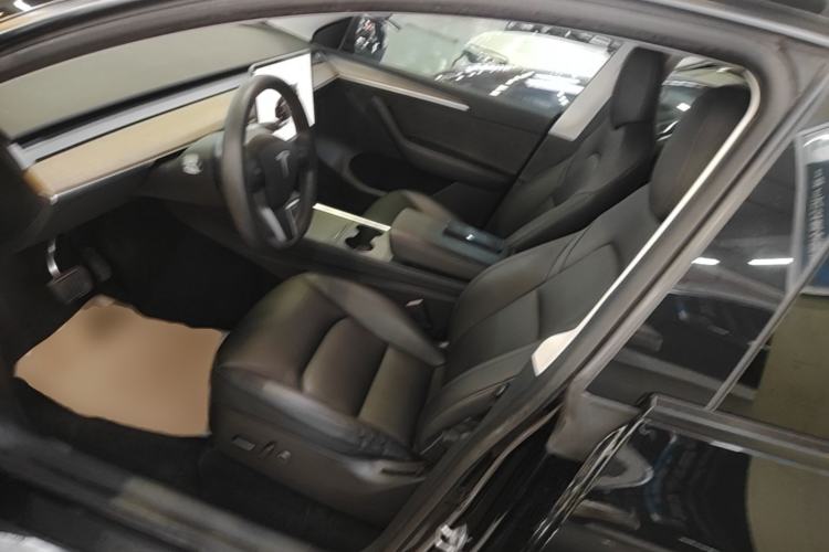 Used Tesla Model Y 2022 Rear-Wheel-Drive Version Left Front Seat
