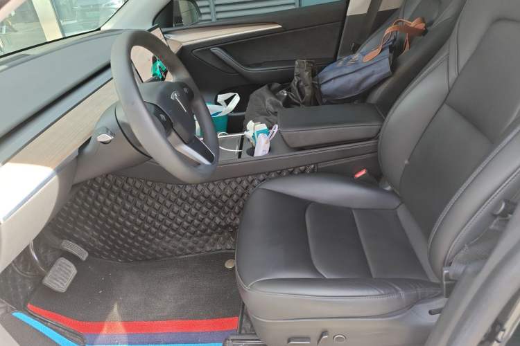 Used Tesla Model Y 2022 Rear-Wheel-Drive Version Left Front Seat