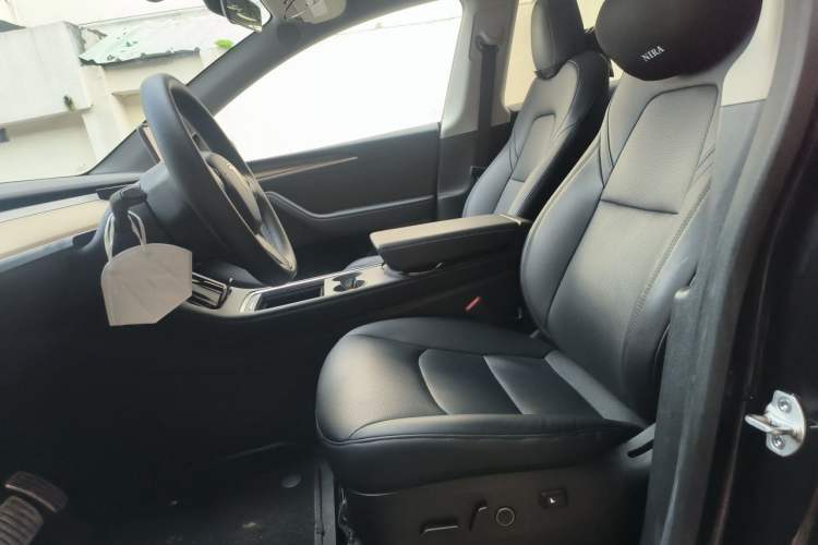 Used Tesla Model Y 2022 Performance High-Performance All-Wheel-Drive Version Left Front Seat