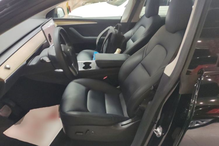 Used Tesla Model Y 2022 Rear-Wheel-Drive Version Left Front Seat