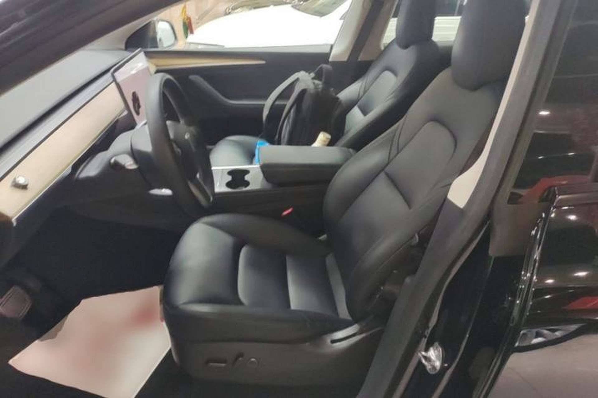 Used Tesla Model Y 2022 Rear-Wheel-Drive Version Left Front Seat