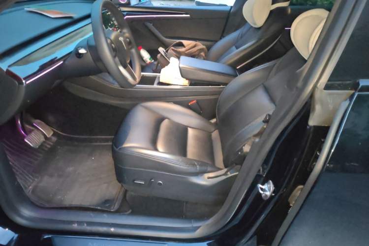 Used Tesla Model Y 2022 Rear-Wheel-Drive Version Left Front Seat