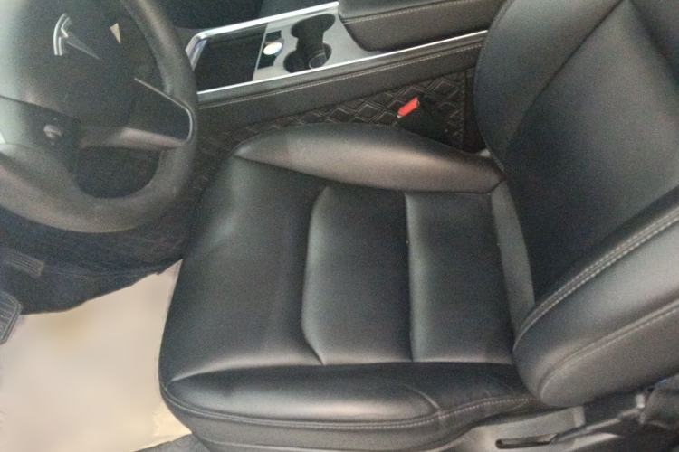 Used Tesla Model Y 2022 Rear-Wheel-Drive Version Left Front Seat