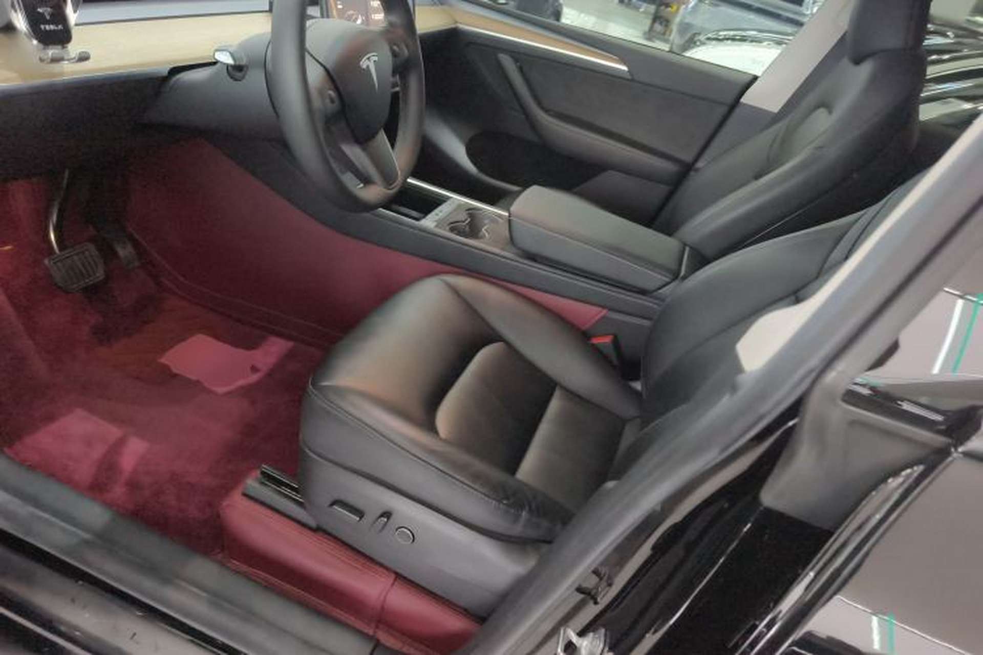 Used Tesla Model Y 2022 Rear-Wheel-Drive Version Left Front Seat