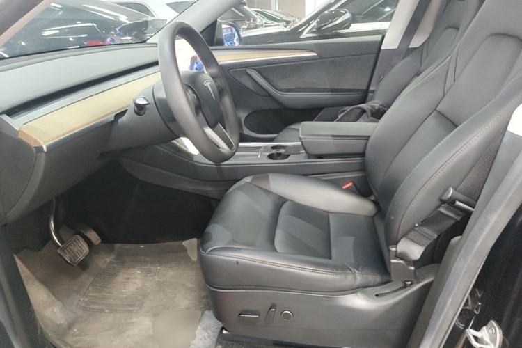 Used Tesla Model Y 2022 Rear-Wheel-Drive Version Left Front Seat