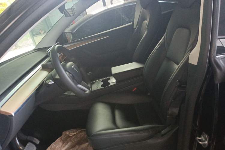 Used Tesla Model Y 2022 Rear-Wheel-Drive Version Left Front Seat